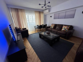 Decebal apartment overlooking the boulevard
